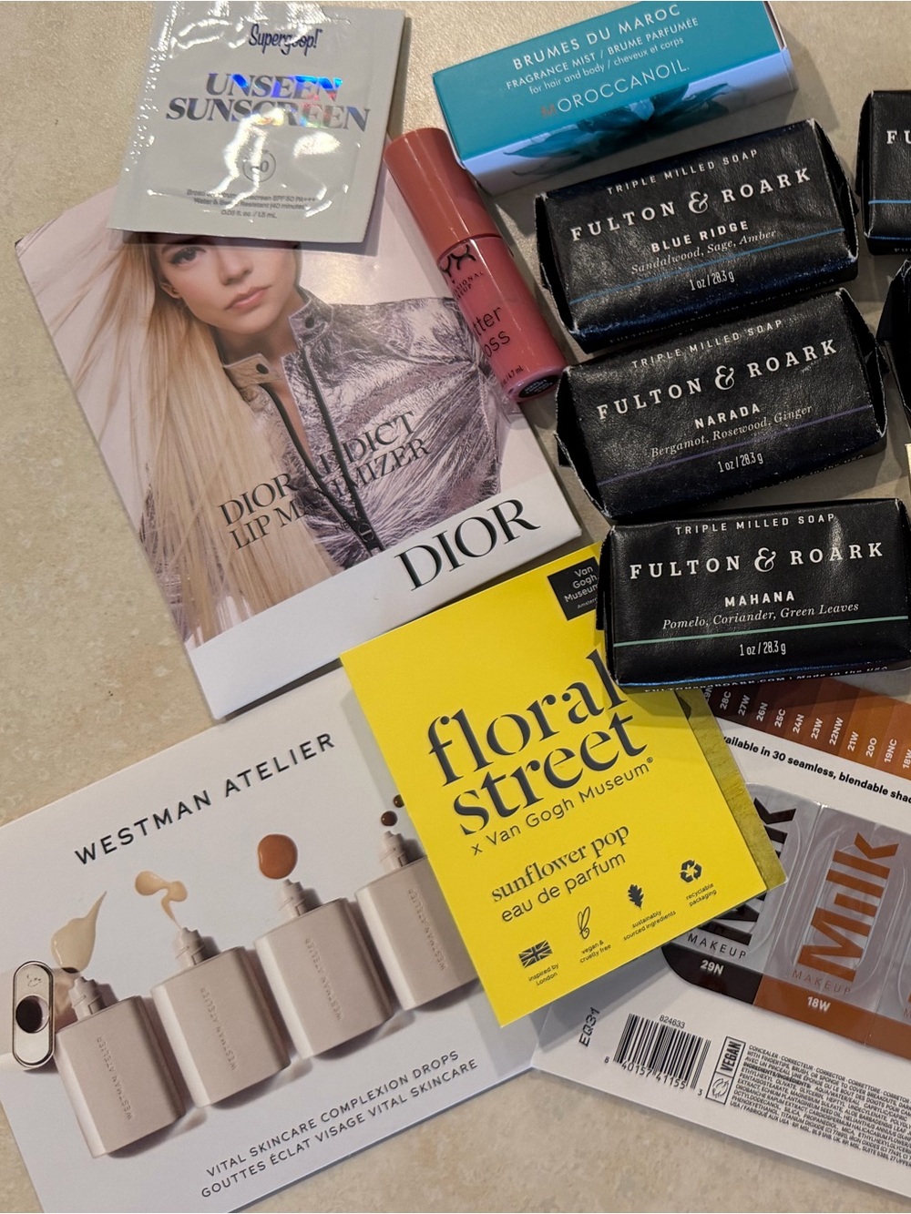Fulton & Roark Soap Set & miscellaneous fragrance, makeup, skin samples - Picture 2 of 3